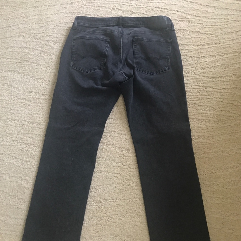 MENS American Eagle stretch jeans.